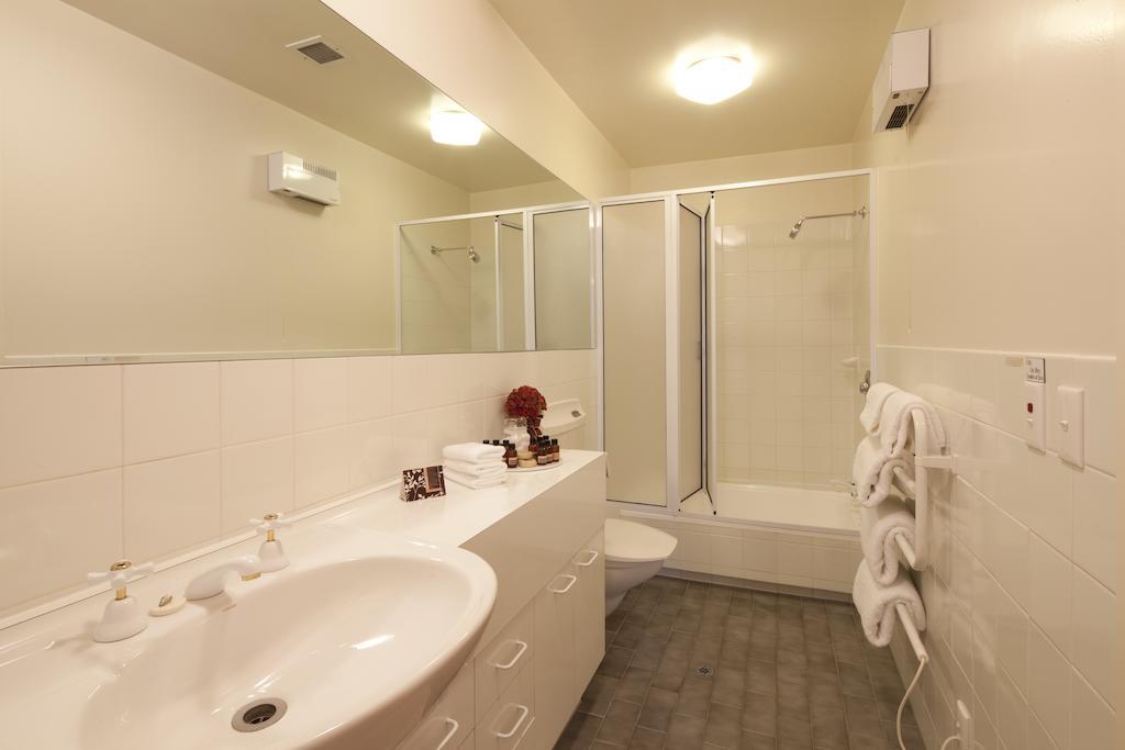 Apartments At Spinnaker Bay Квінстаун Екстер'єр фото